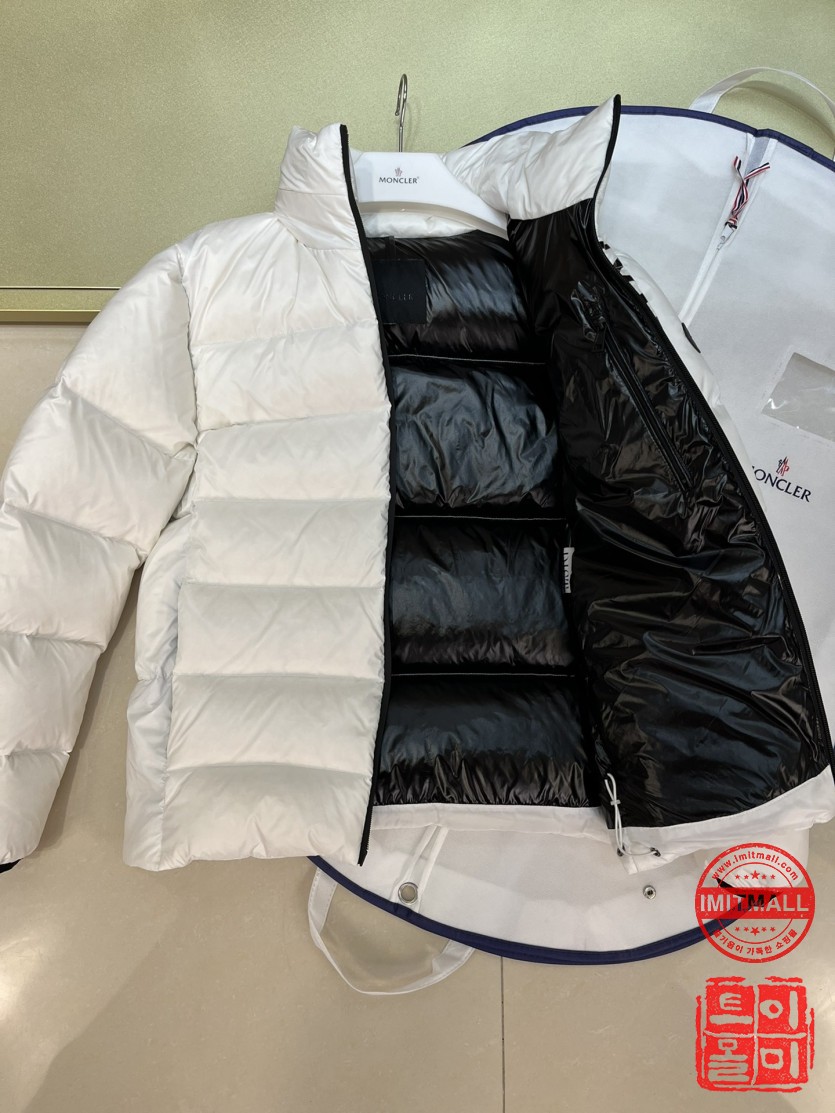 moncler_xxxxx_big_00004.jpg