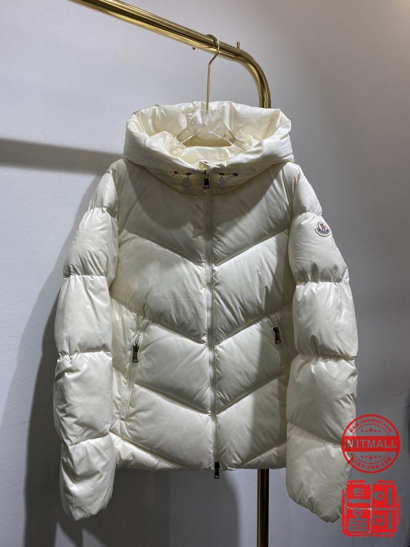 moncler_xxxxx_big_00001.jpg