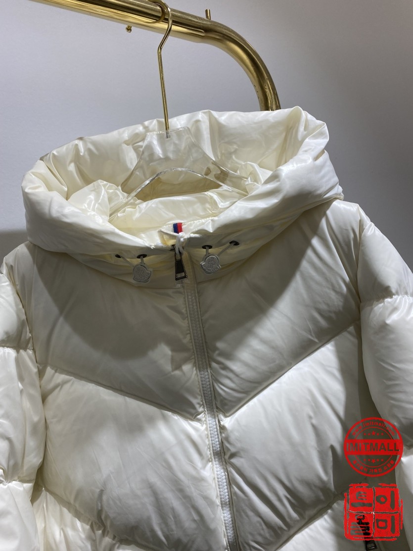 moncler_xxxxx_big_00002.jpg