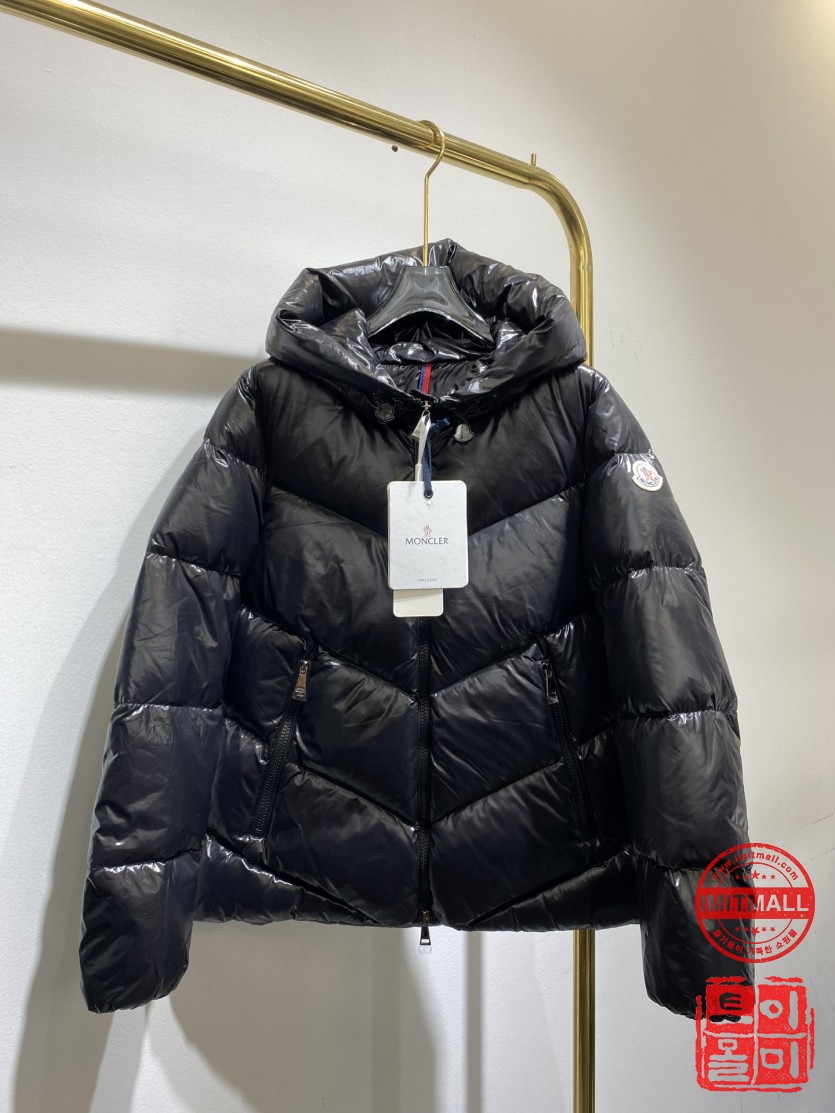 moncler_xxxxx_big_00001.jpg