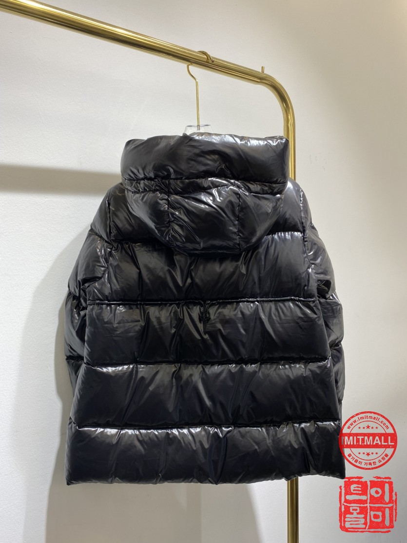 moncler_xxxxx_big_00005.jpg