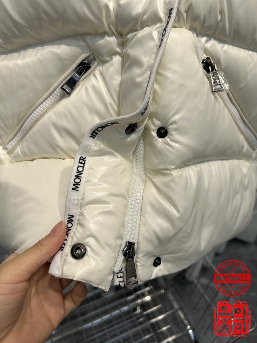 moncler_xxxxx_big_00006.jpg