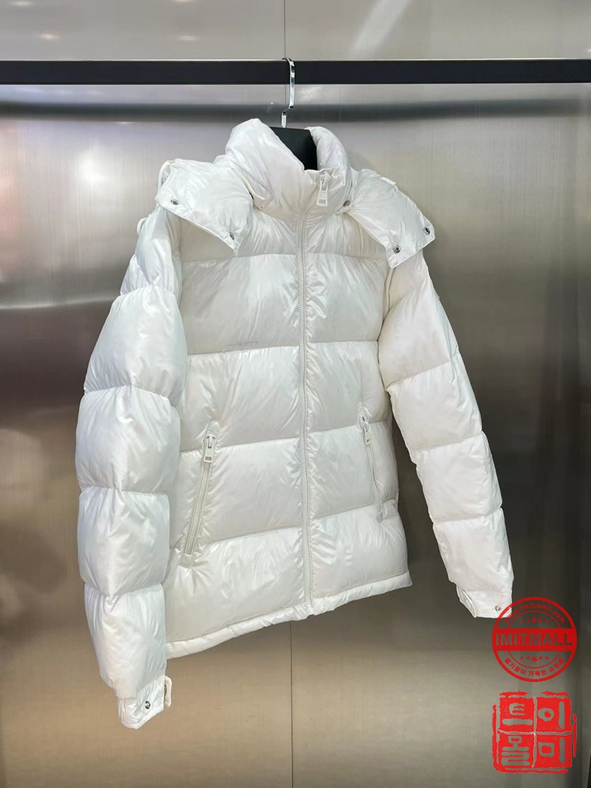 moncler_xxxxx_big_00002.jpg