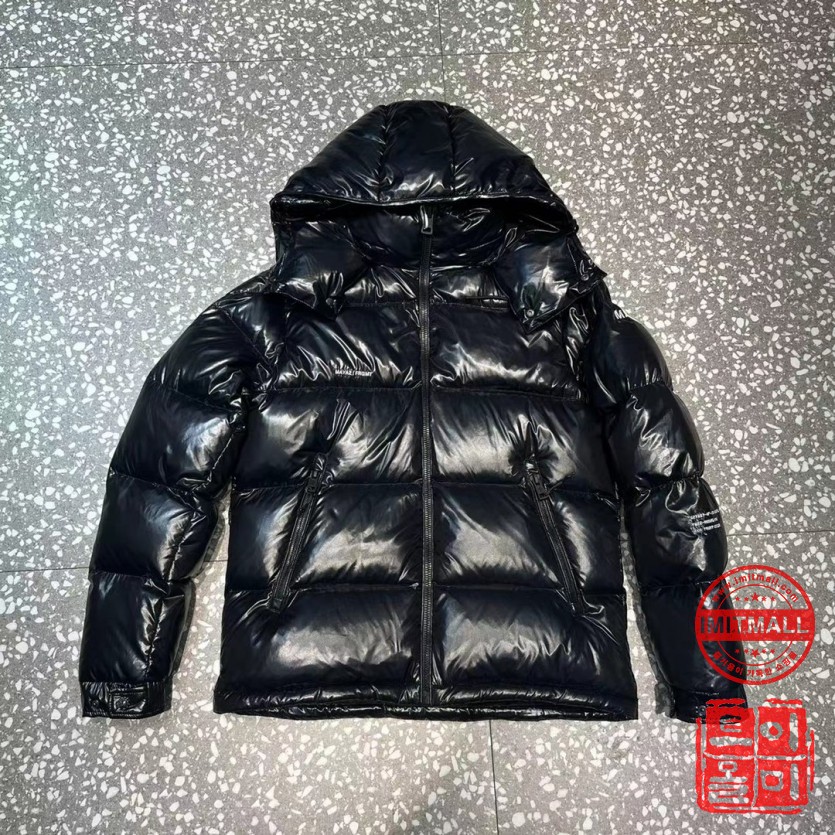 moncler_xxxxx_big_00005.jpg