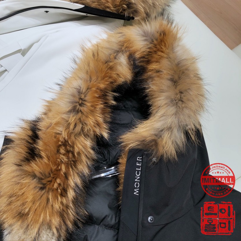 moncler_xxxxx_big_00006.jpg