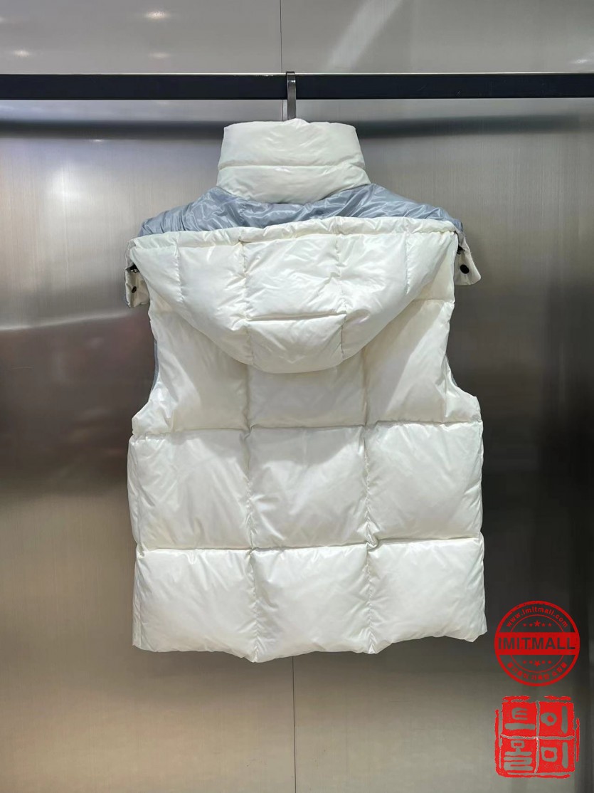 moncler_xxxxx_big_00003.jpg