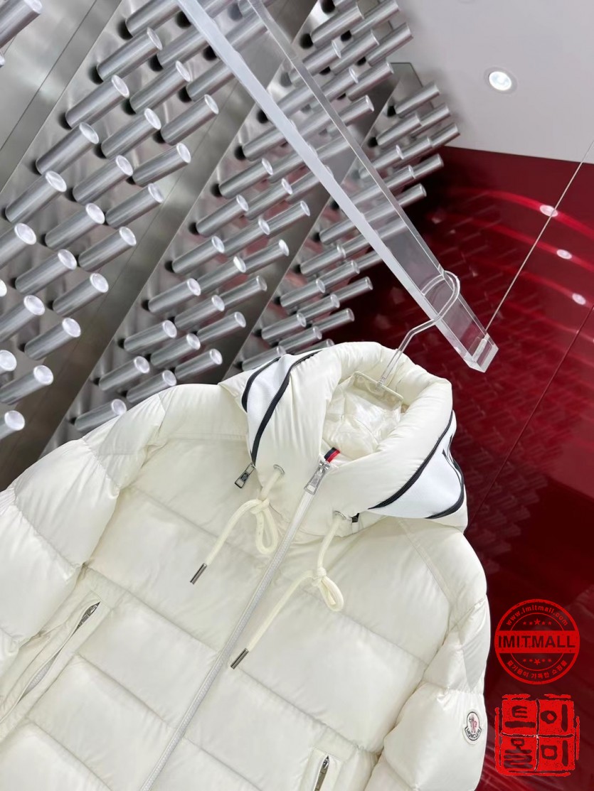 moncler_xxxxx_big_00002.jpg