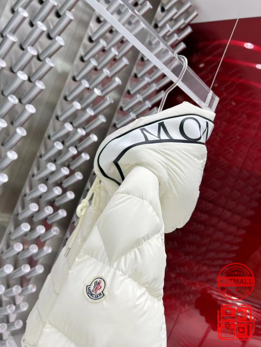 moncler_xxxxx_big_00005.jpg