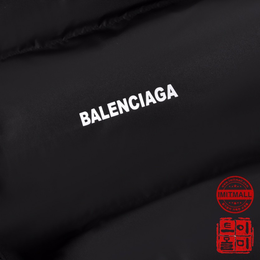 balenciaga_xxxxx_big_00009.jpg