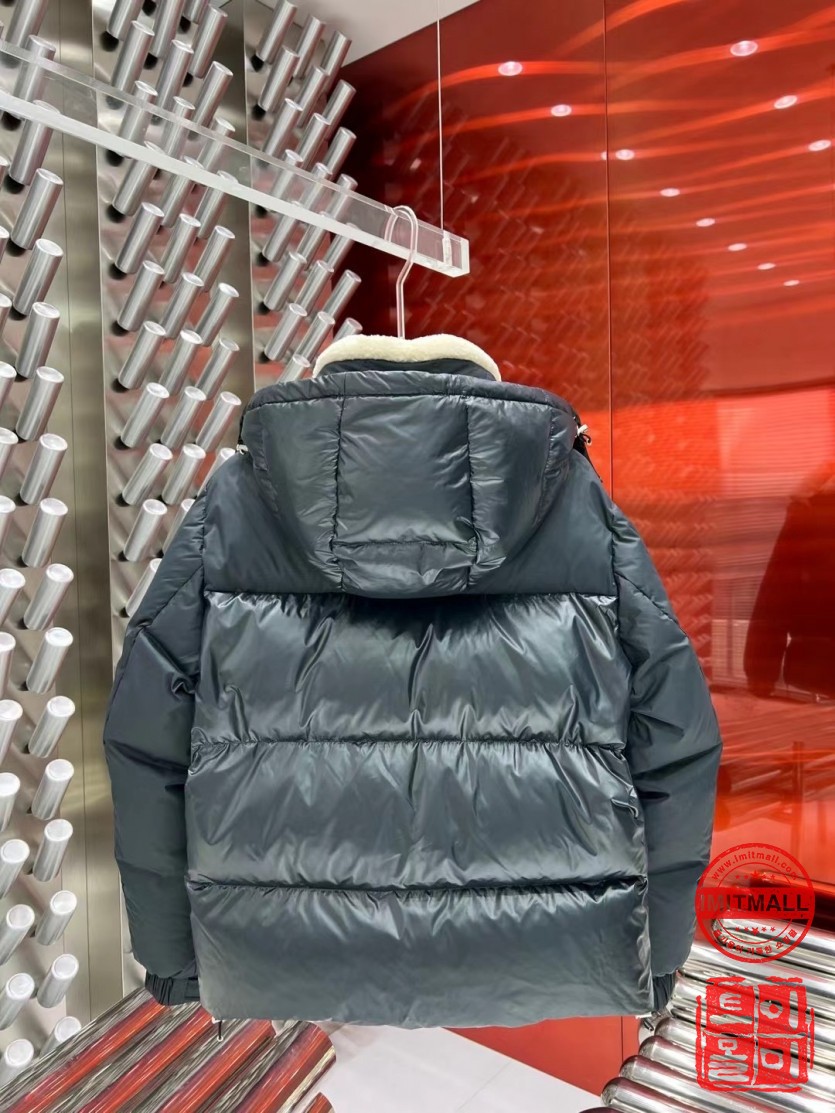 moncler_xxxxx_big_00009.jpg