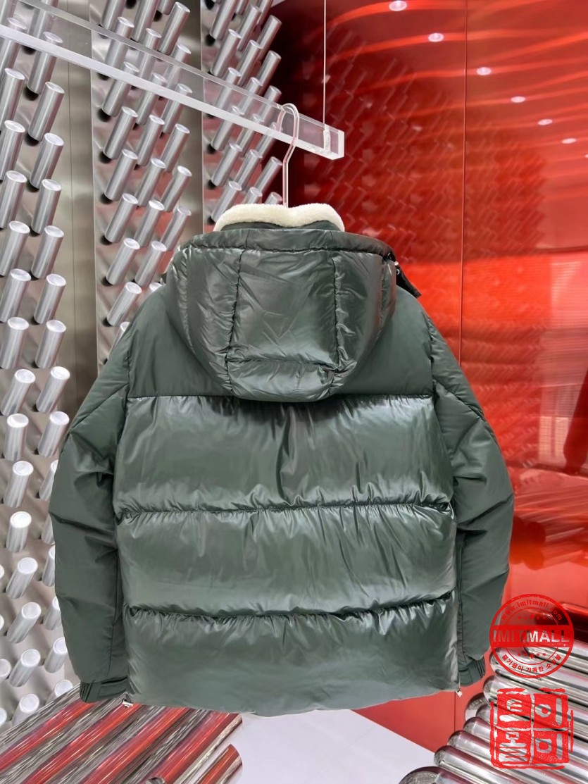 moncler_xxxxx_big_00009.jpg