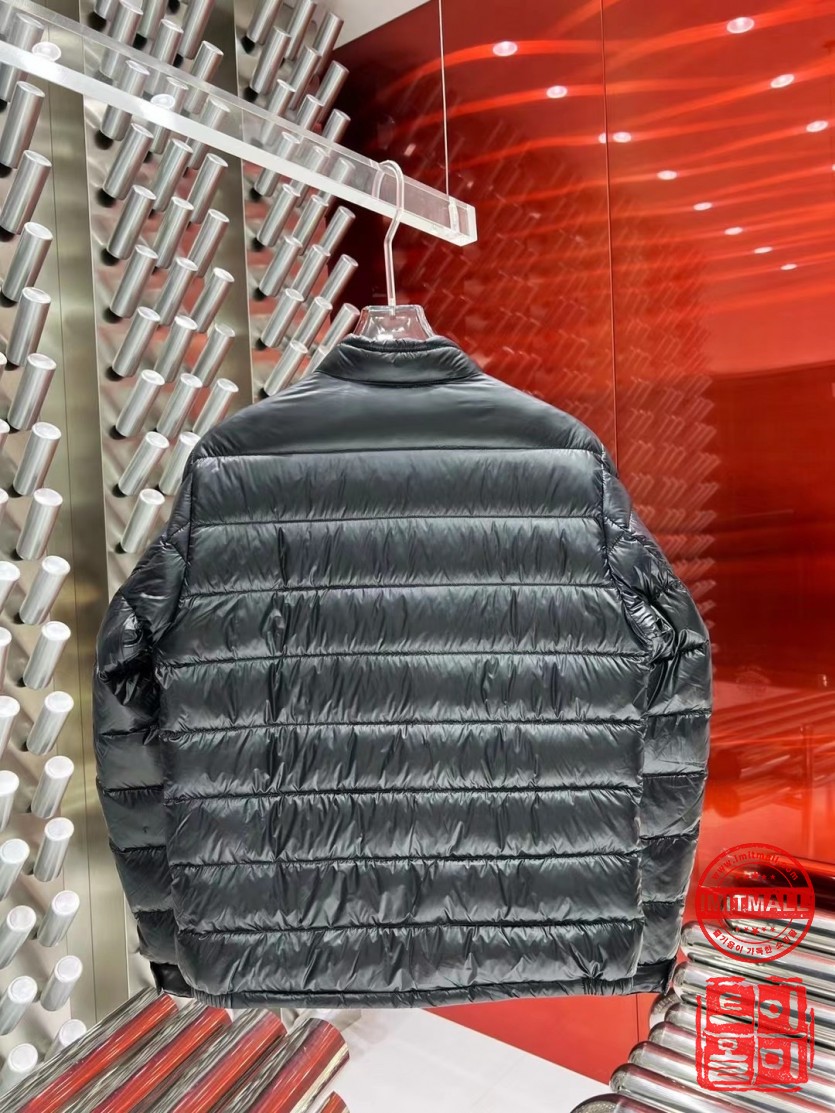 moncler_xxxxx_big_00009.jpg