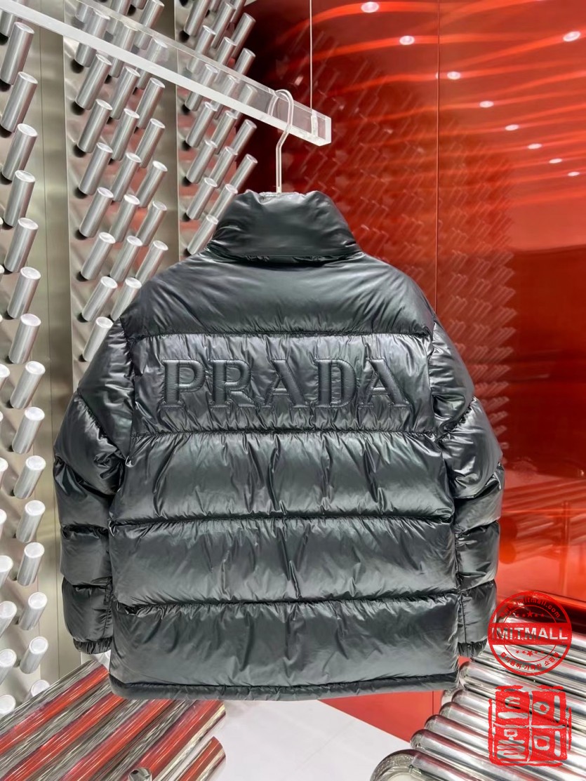 prada_xxxxx_big_00009.jpg