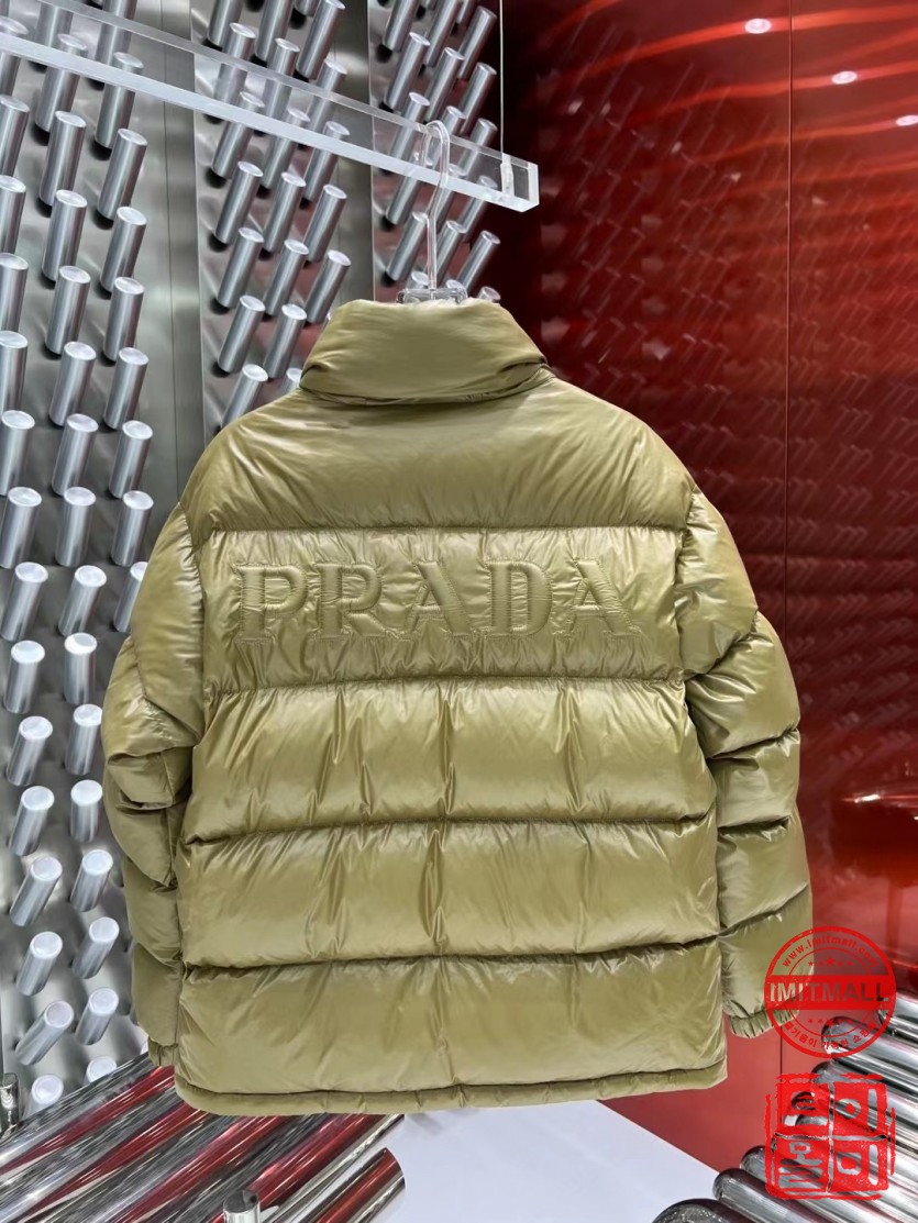 prada_xxxxx_big_00008.jpg