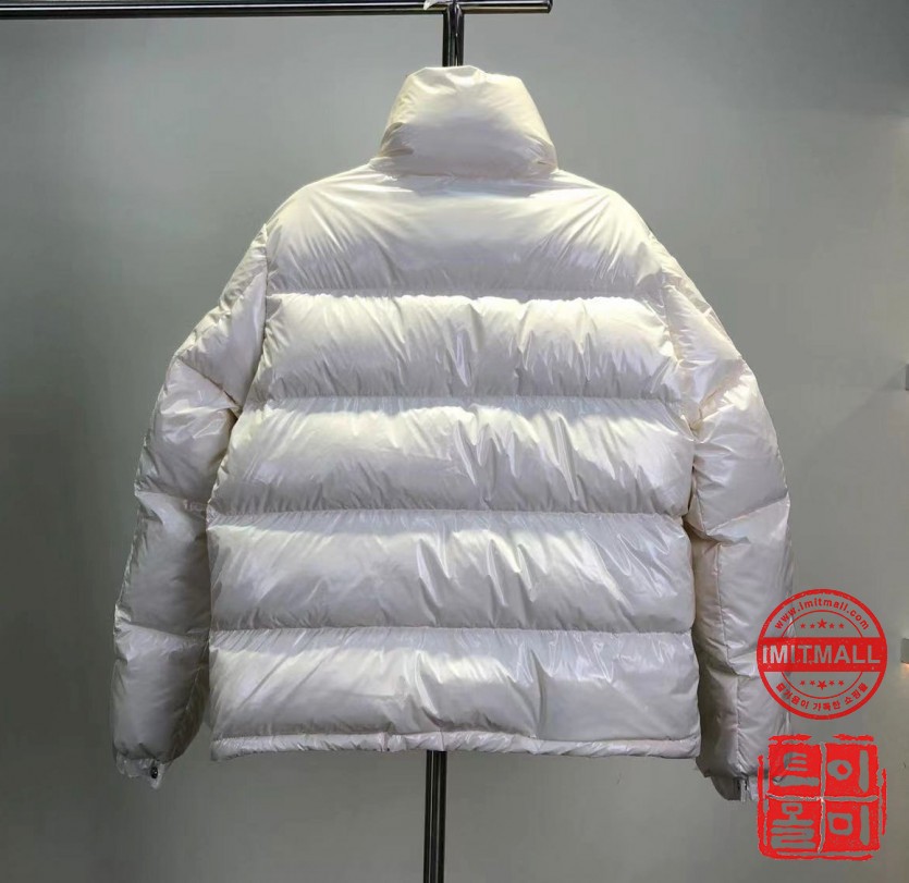 moncler_xxxxx_big_00002.jpg