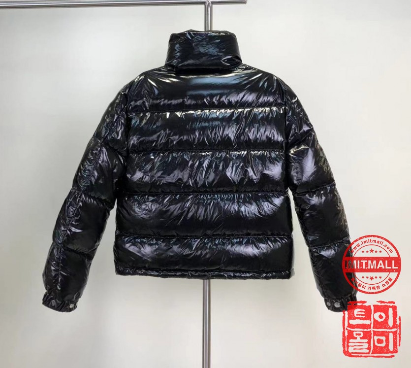 moncler_xxxxx_big_00002.jpg