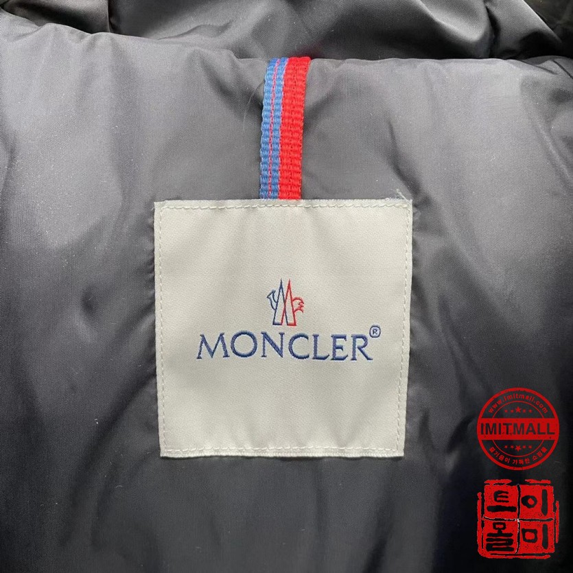 moncler_xxxxx_big_00005.jpg