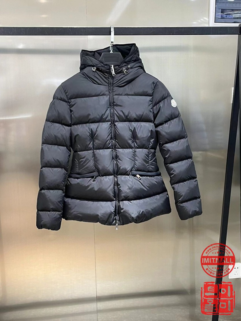 moncler_xxxxx_big_00001.jpg