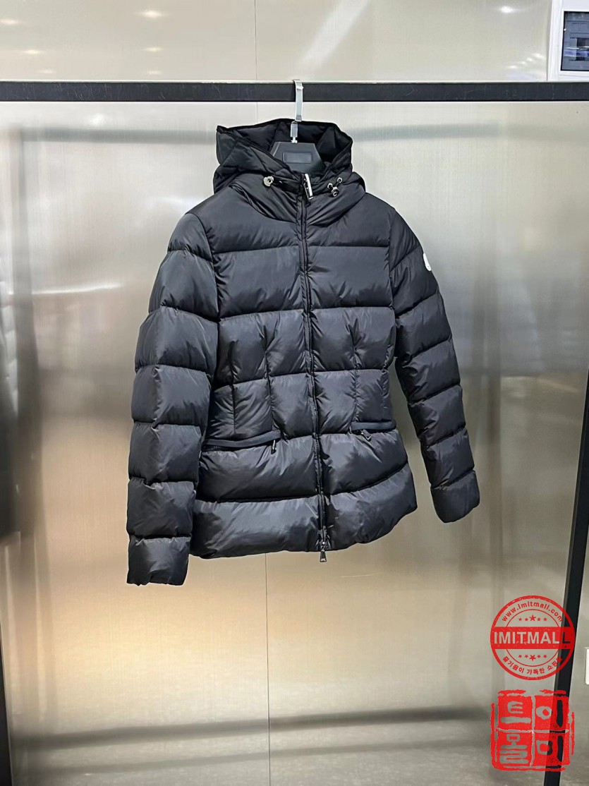 moncler_xxxxx_big_00003.jpg