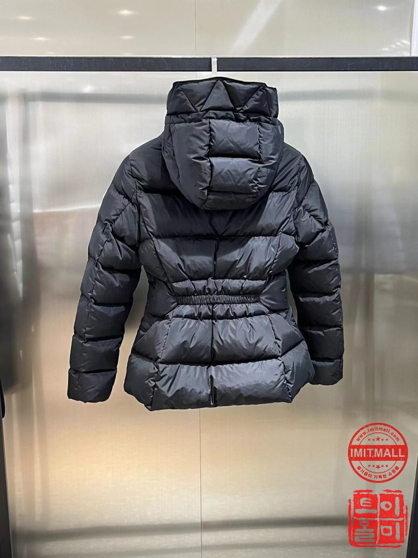 moncler_xxxxx_big_00004.jpg