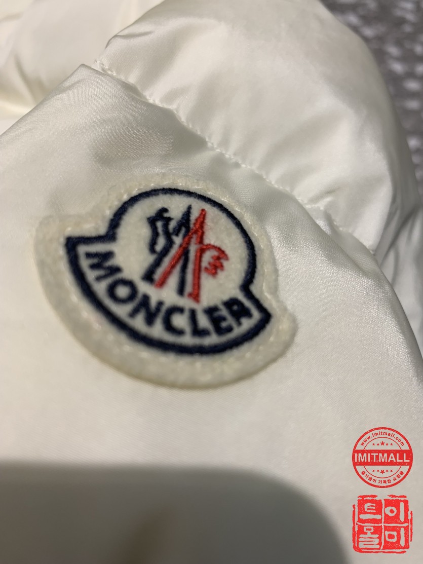 moncler_xxxxx_big_00011.jpg