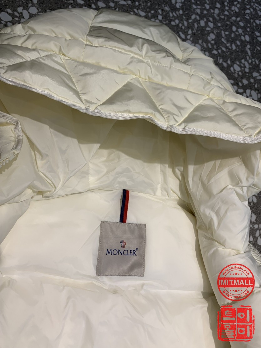 moncler_xxxxx_big_00017.jpg