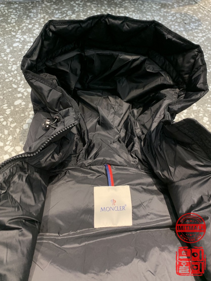 moncler_xxxxx_big_00014.jpg