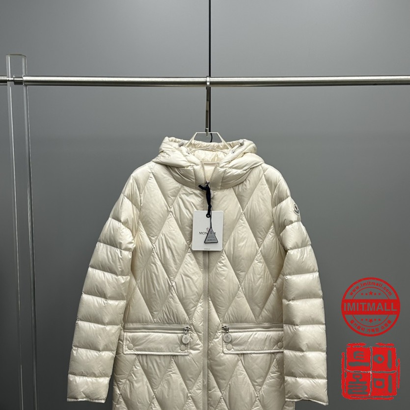 moncler_xxxxx_big_00002.jpg