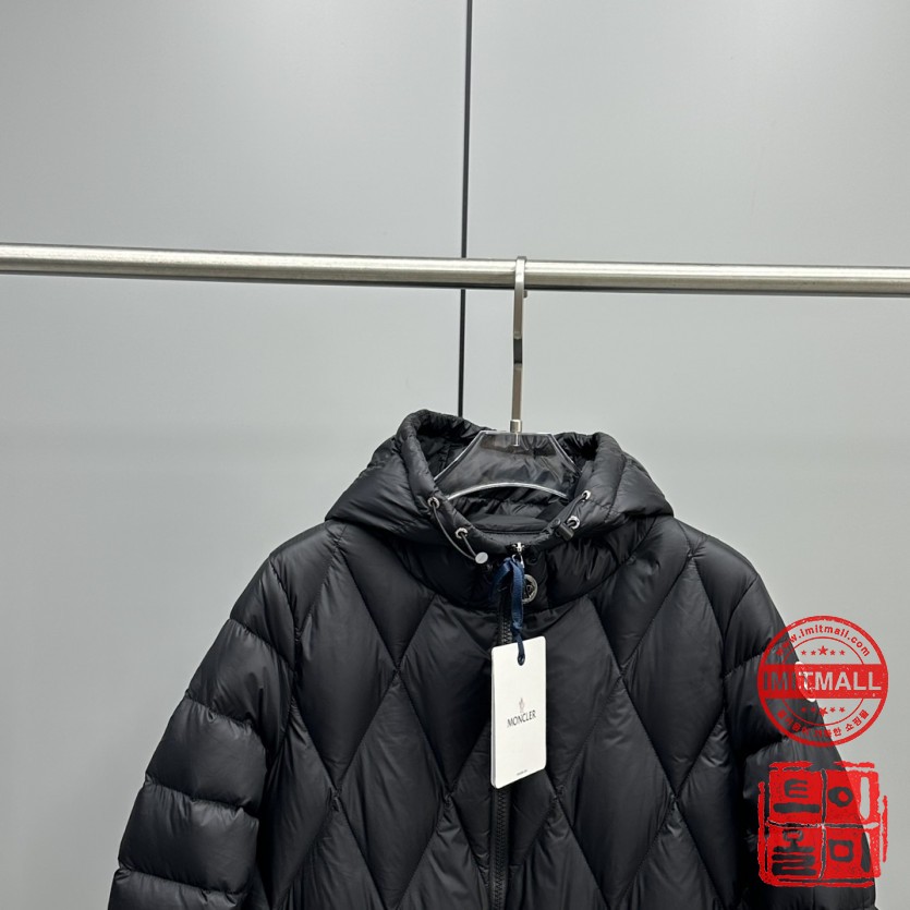 moncler_xxxxx_big_00002.jpg