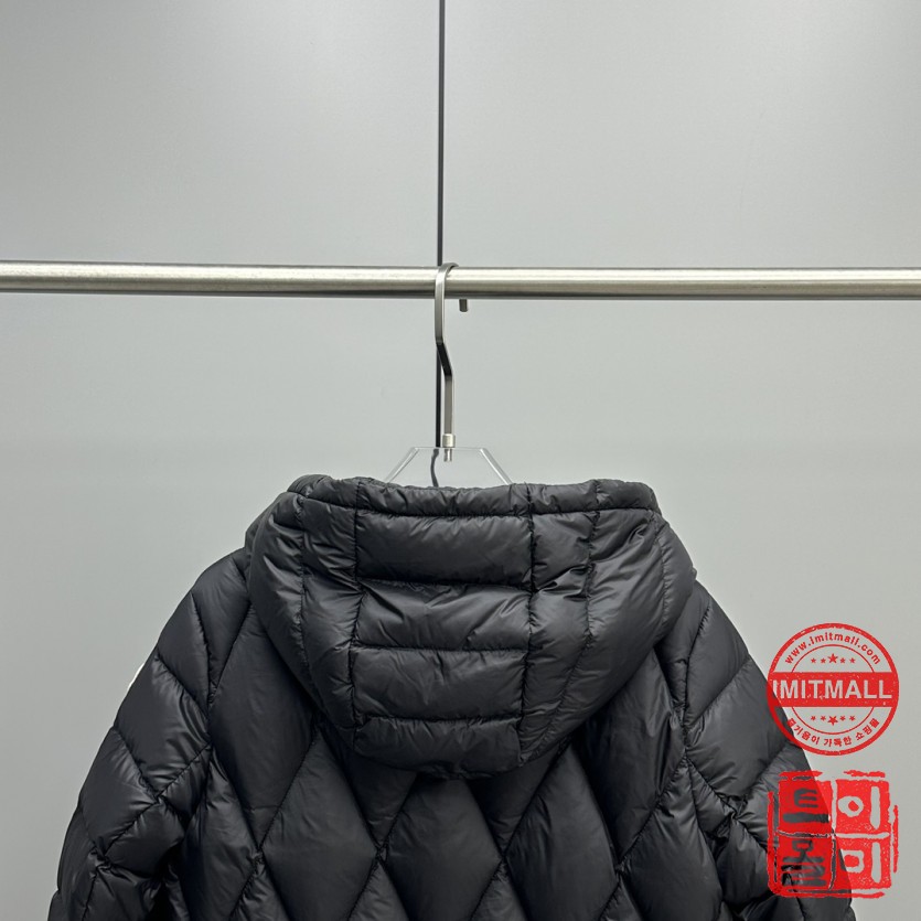 moncler_xxxxx_big_00008.jpg