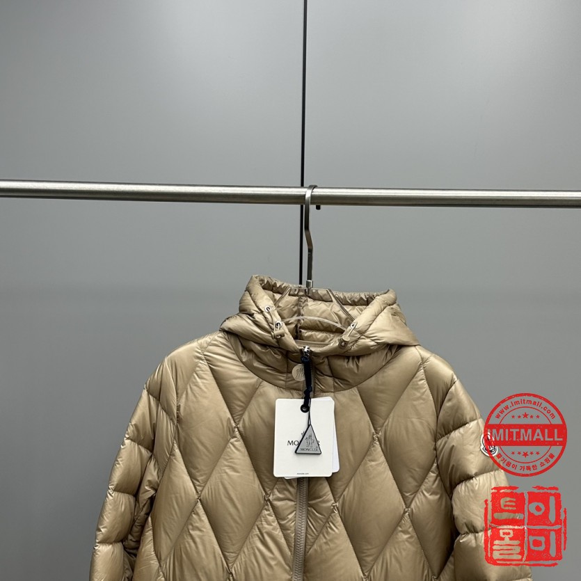 moncler_xxxxx_big_00002.jpg