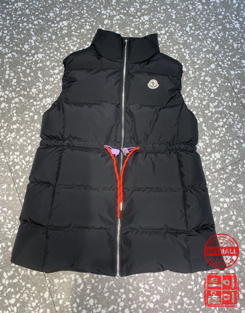 moncler_xxxxx_big_00005.jpg