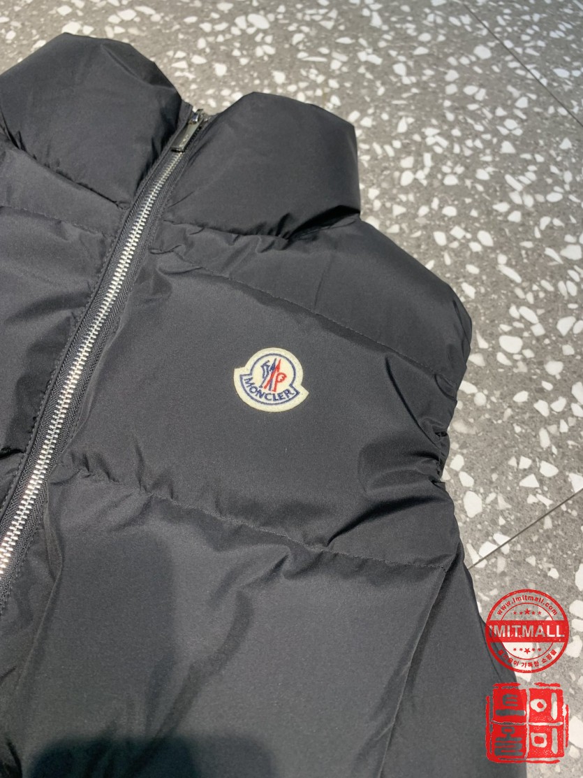 moncler_xxxxx_big_00014.jpg