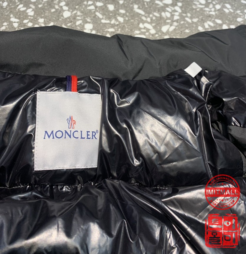 moncler_xxxxx_big_00015.jpg