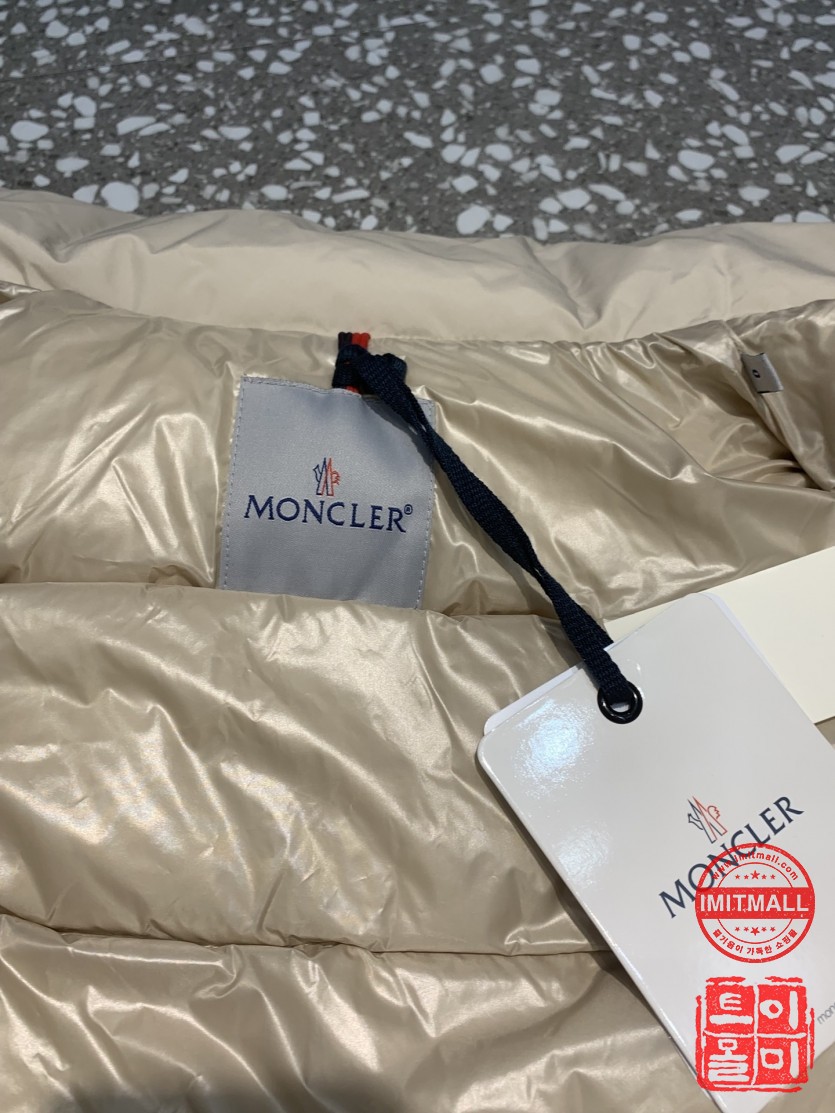 moncler_xxxxx_big_00014.jpg