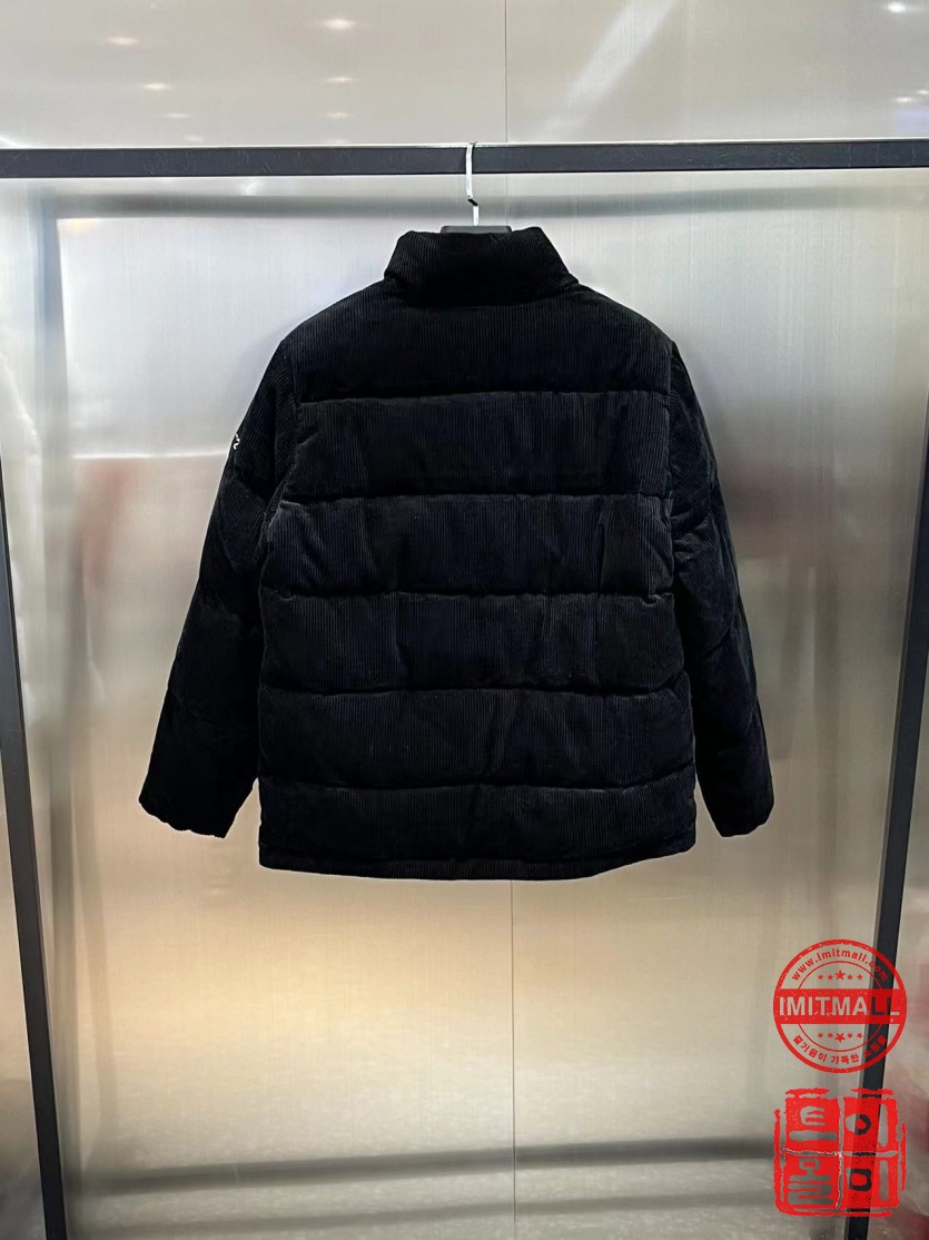 moncler_xxxxx_big_00003.jpg