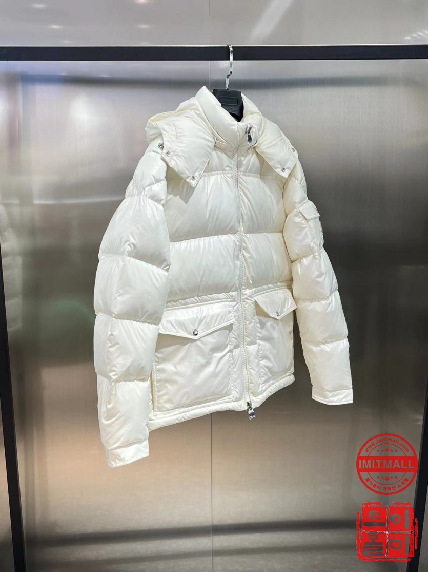 moncler_xxxxx_big_00002.jpg