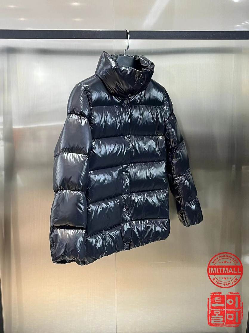 moncler_xxxxx_big_00002.jpg