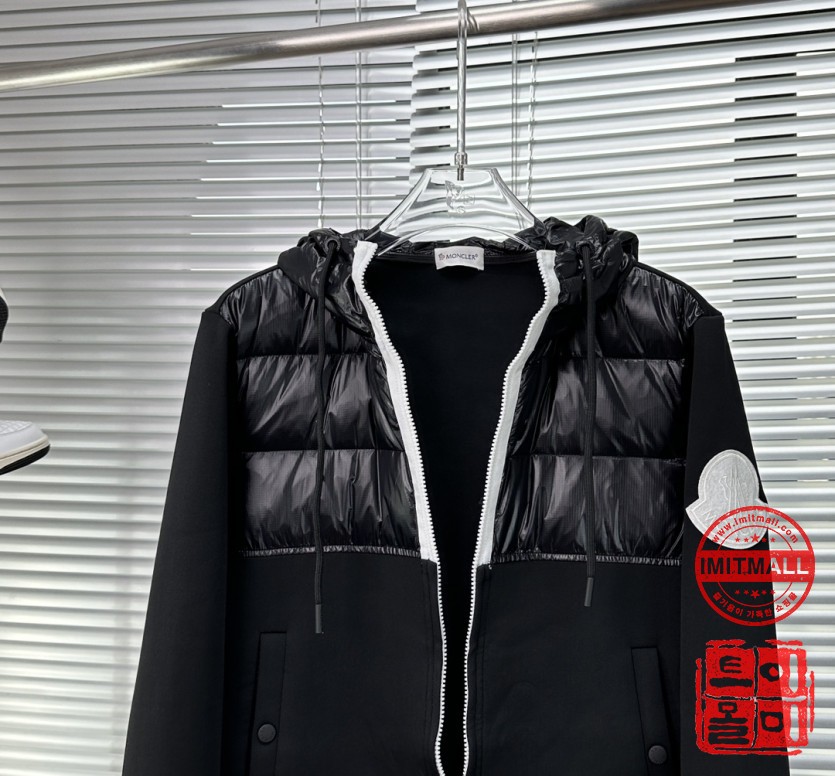 moncler_xxxxx_big_00007.jpg