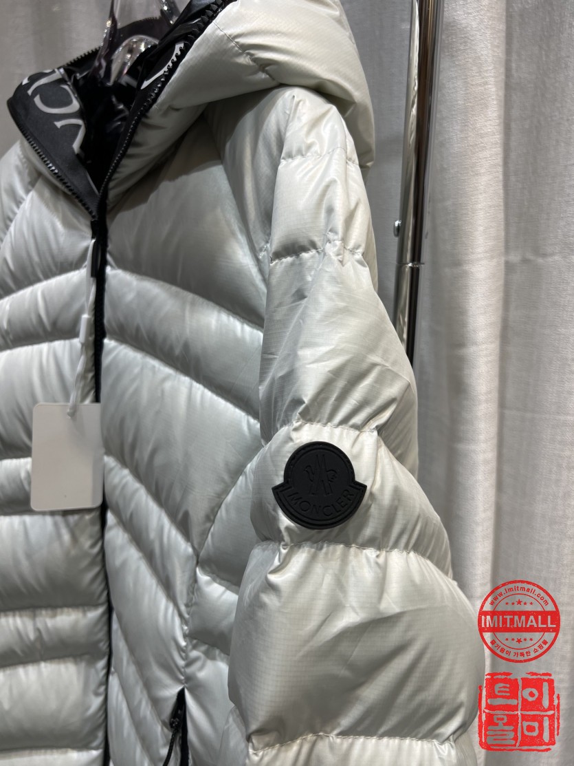 moncler_xxxxx_big_00004.jpg