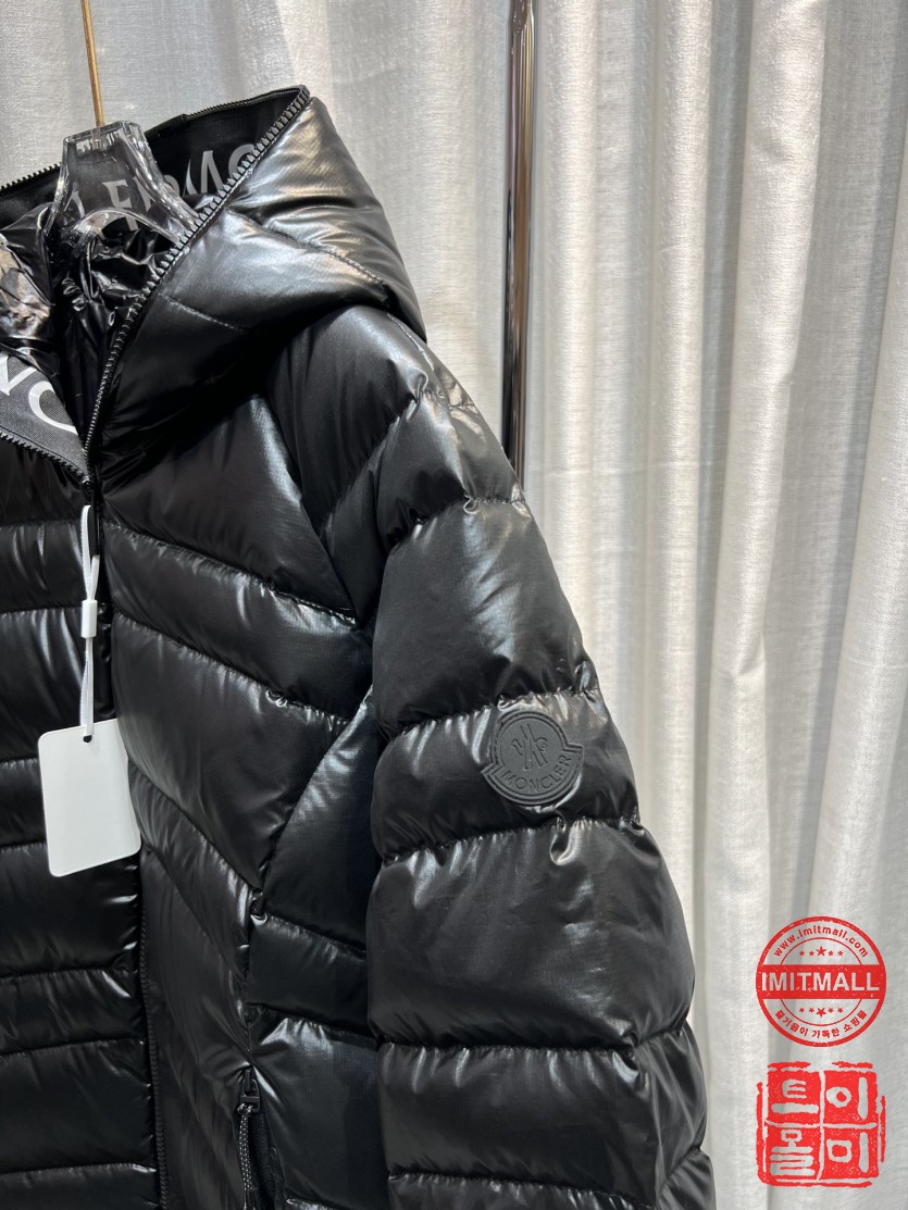 moncler_xxxxx_big_00002.jpg