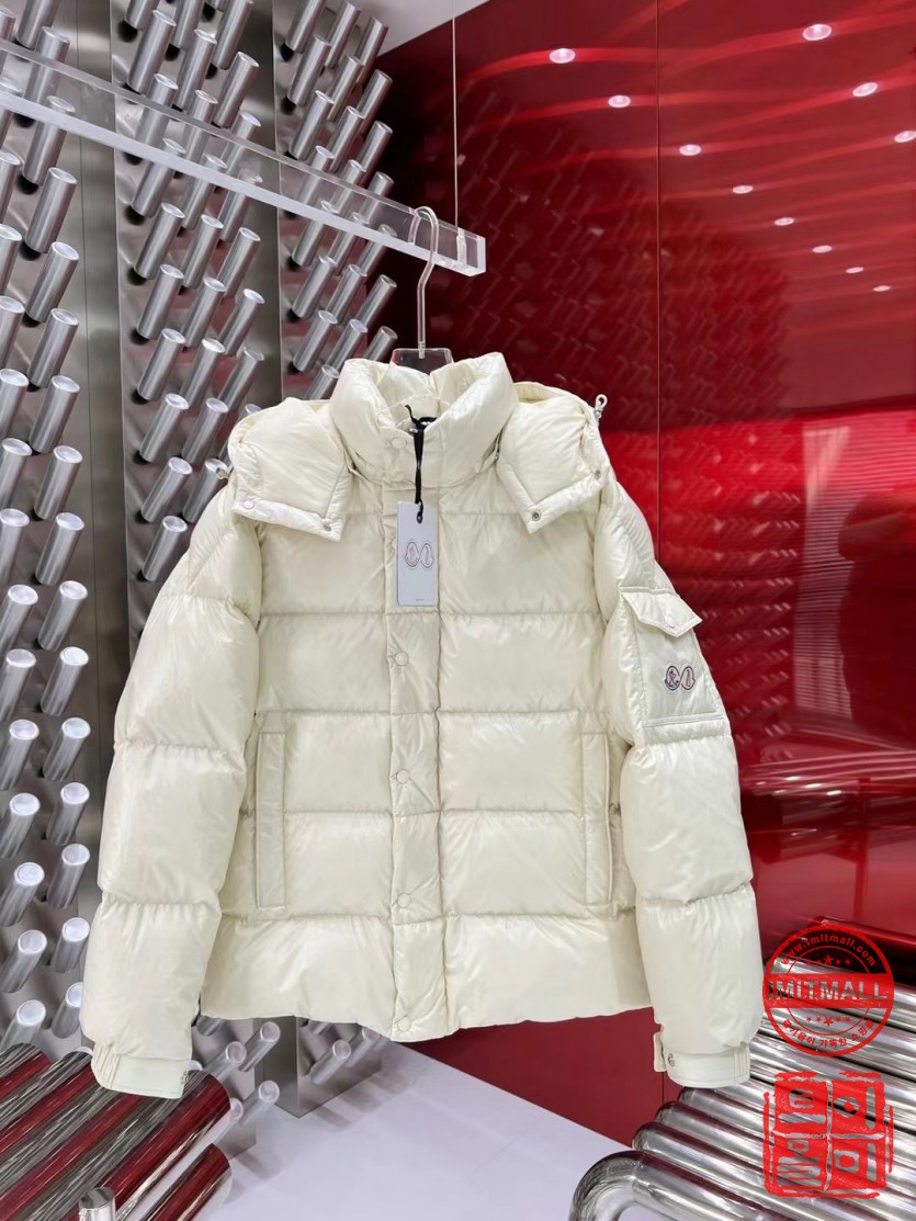 moncler_xxxxx_big_00005.jpg