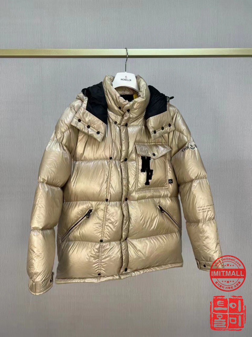 moncler_xxxxx_big_00002.jpg