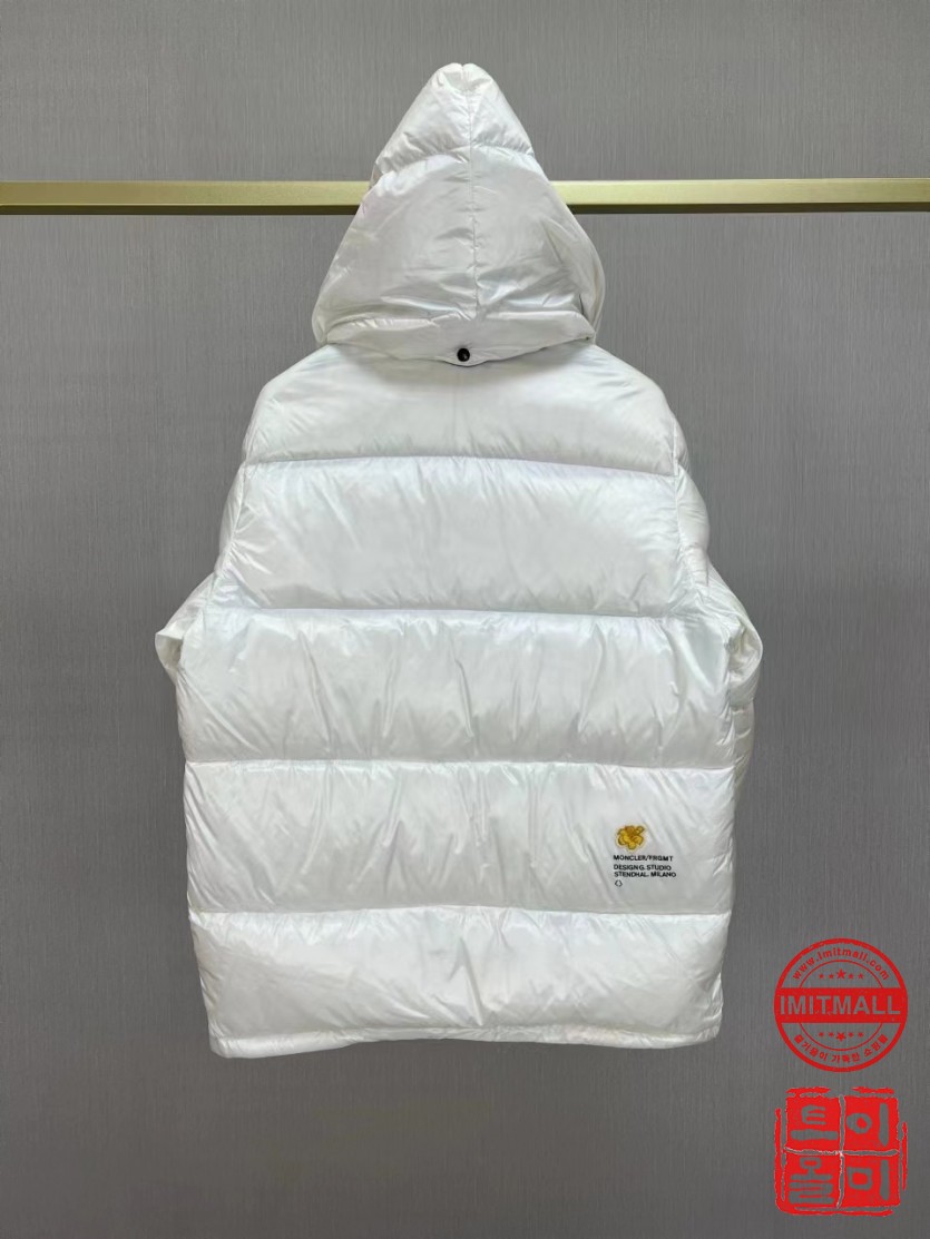 moncler_xxxxx_big_00007.jpg