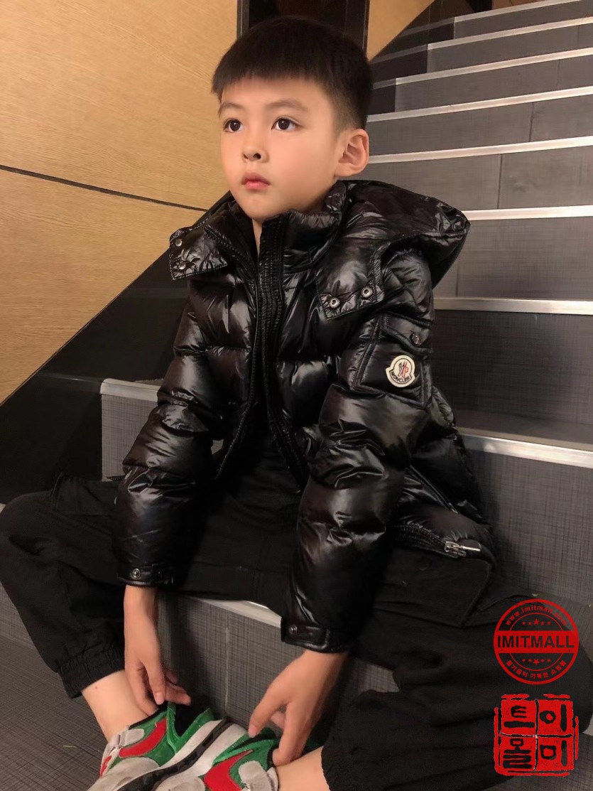 moncler_xxxxx_big_00012.jpg