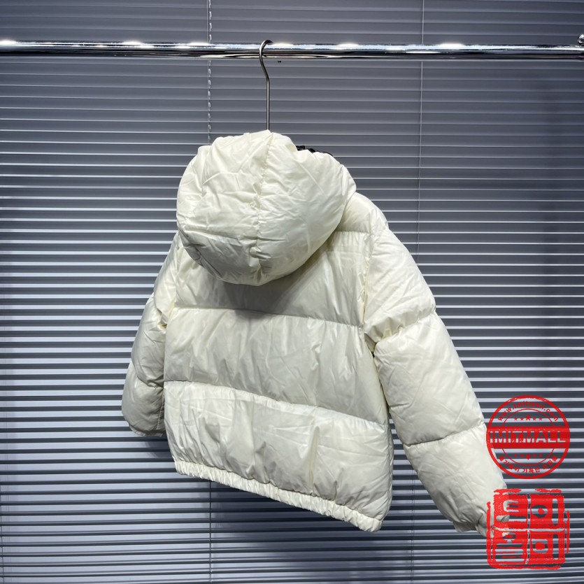 moncler_xxxxx_big_00005.jpg