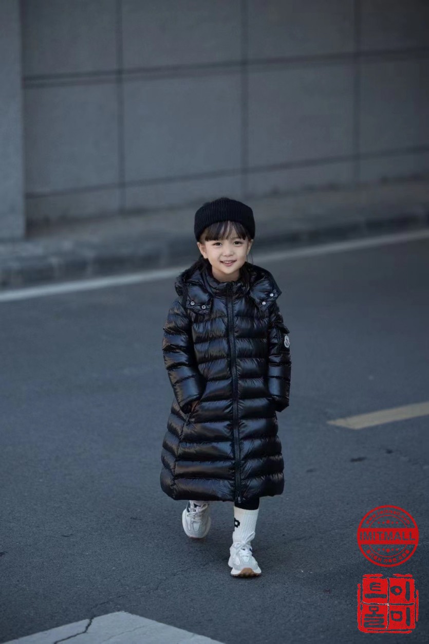 moncler_xxxxx_big_00015.jpg