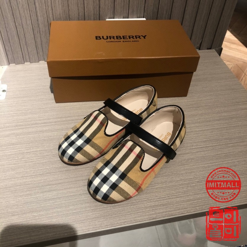 burberry_xxxxx_big_00002.jpg