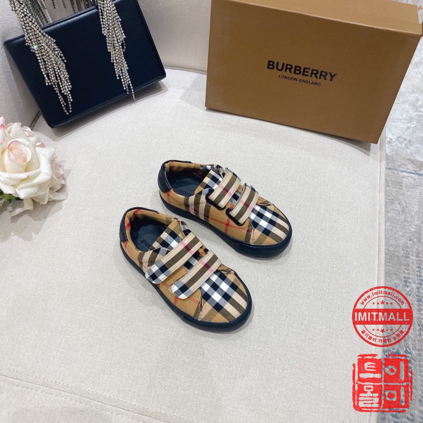 burberry_xxxxx_big_00002.jpg