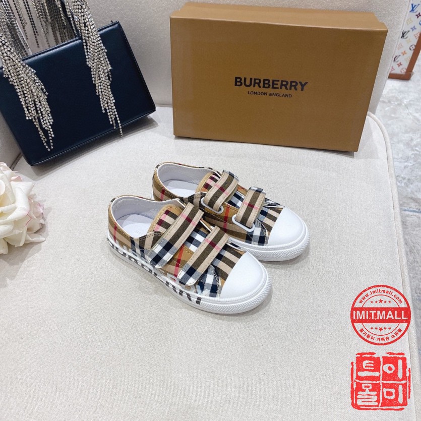 burberry_xxxxx_big_00008.jpg